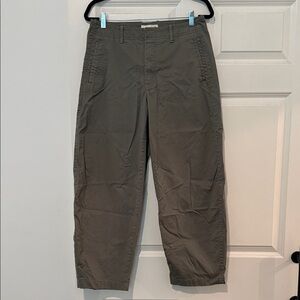 Abercrombie & Fitch Mid Rise Olive Barrel Leg Pants - Size 4R/27